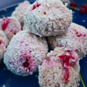 Johannisbeer-Kokos-Bällchen