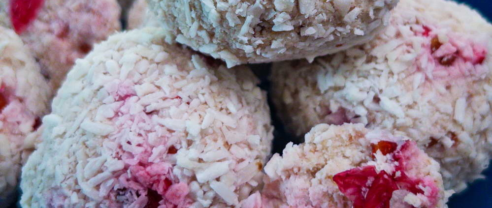 Johannisbeer-Kokos-Bällchen